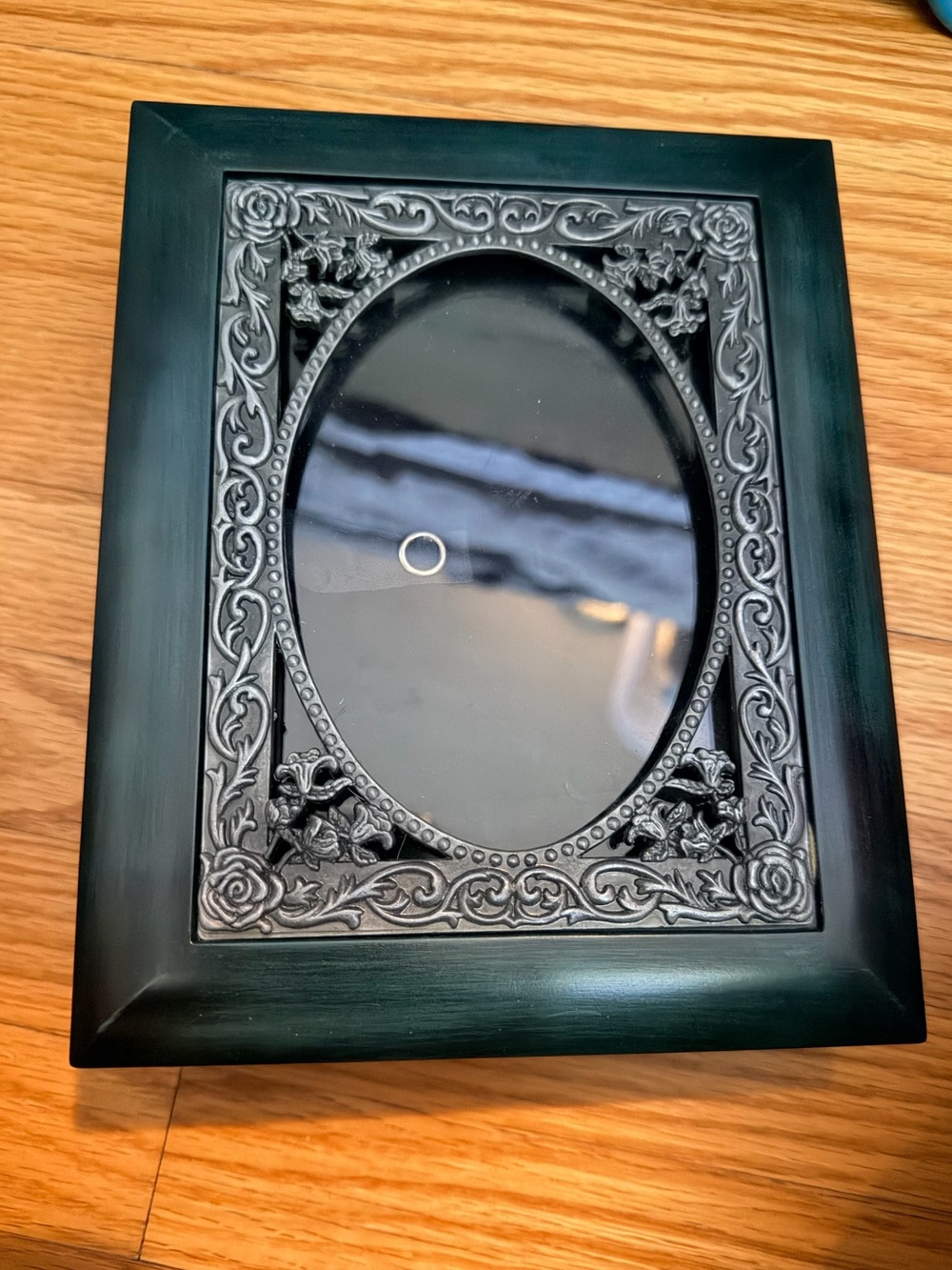 Ornate Oval Photo Framed Album in Dark Teal and Black (4X6)